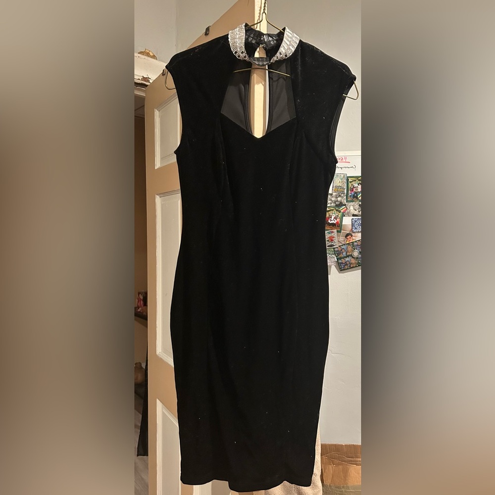 Elegant Black Sleeveless Dress